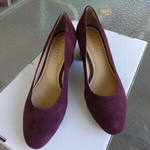 Talbots women's size 9&1/2M, Burgundy suede leather chunky heel shoes, round toe